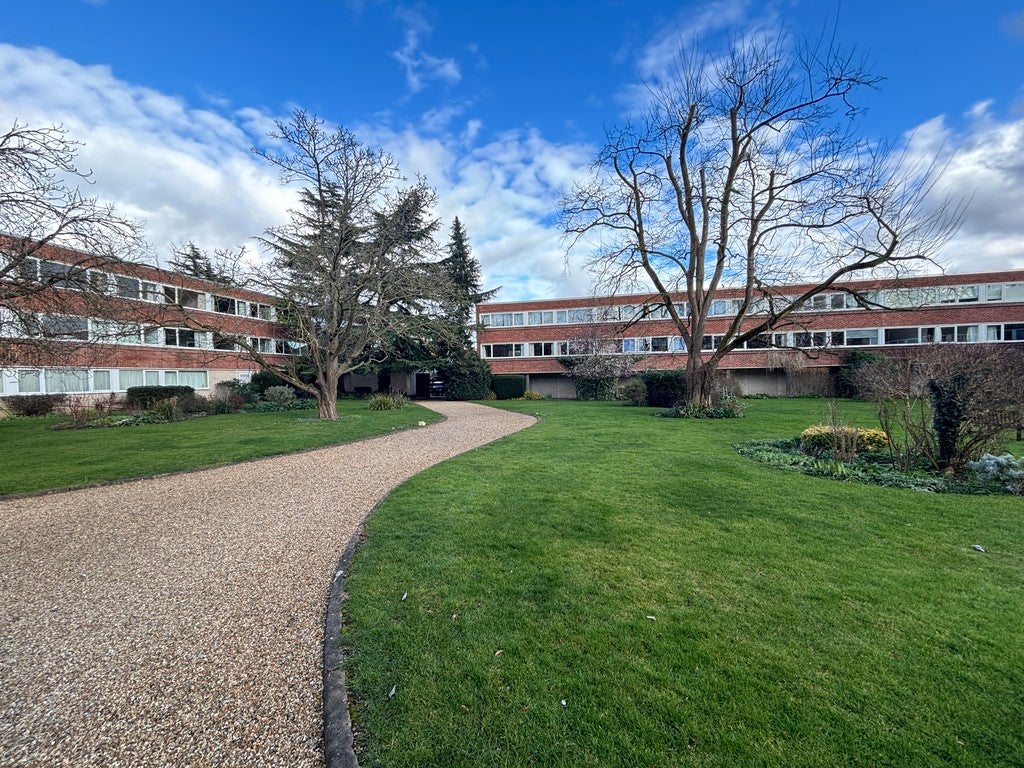 Flat Gilmerton Court in Cambridge