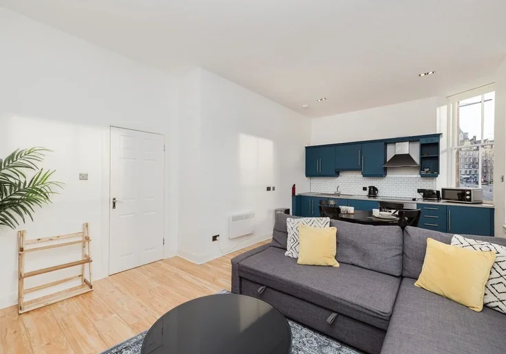 Flat Castle Wynd South in City of Edinburgh