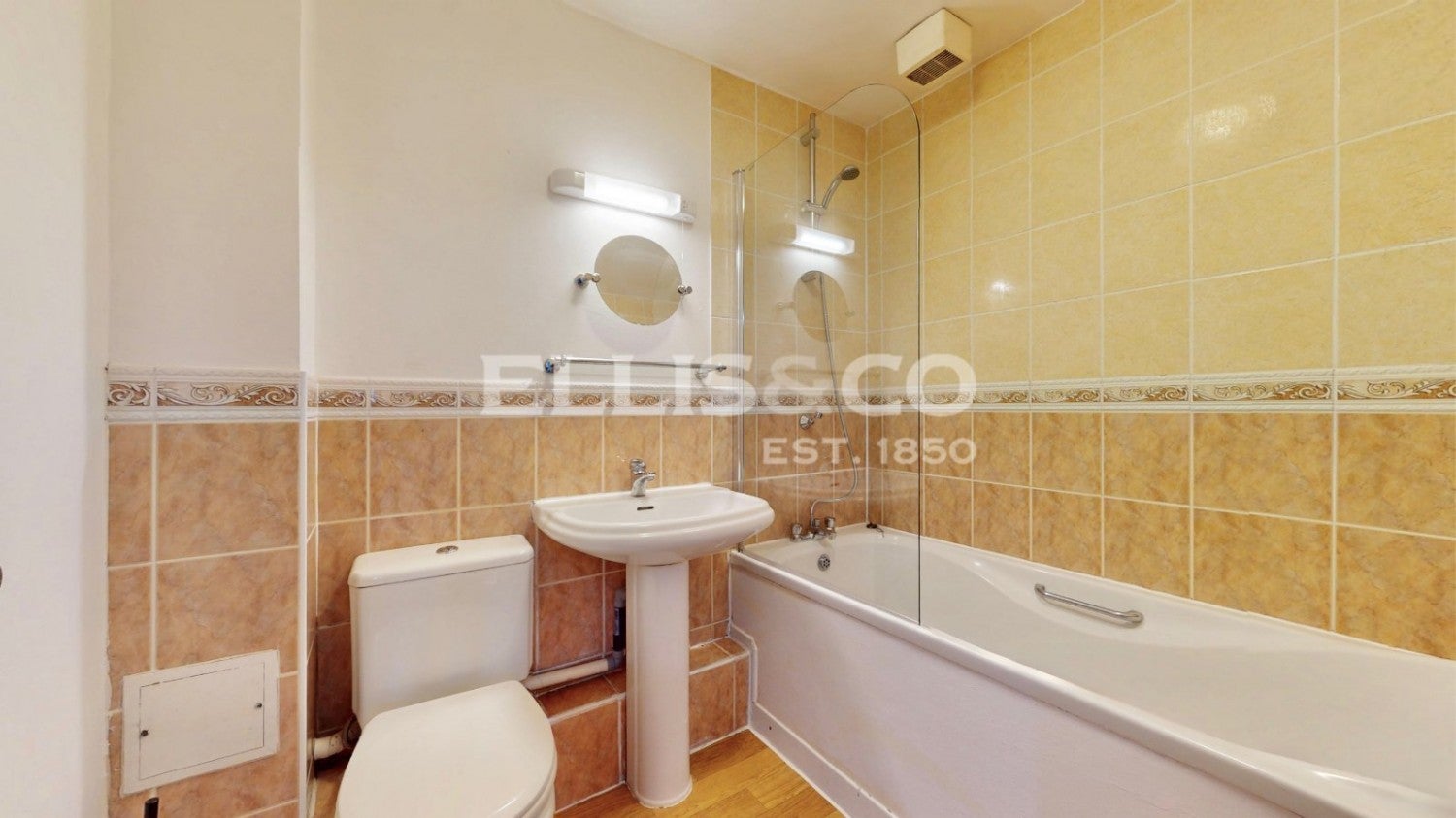 Flat Gurnell Grove in Greater London