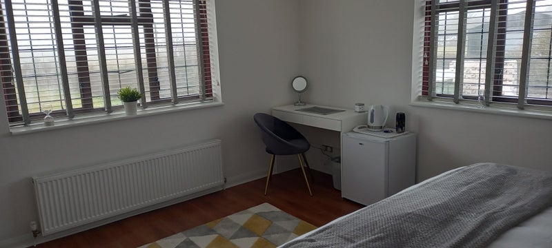 Room Lower Burnham Road in Maldon