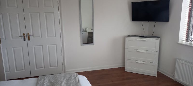 Room Lower Burnham Road in Maldon