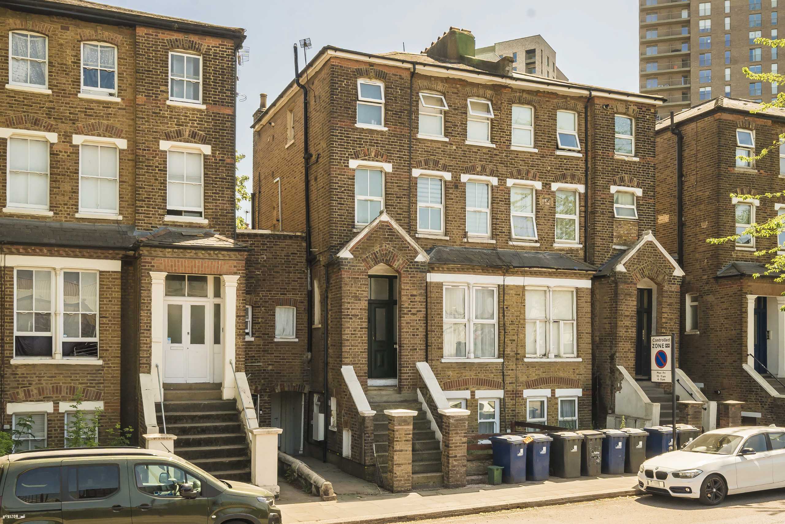 Flat Horn Lane in Greater London