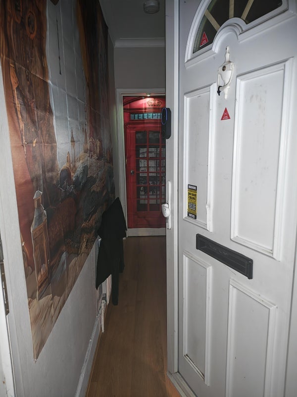 Room Shobden Road in Greater London