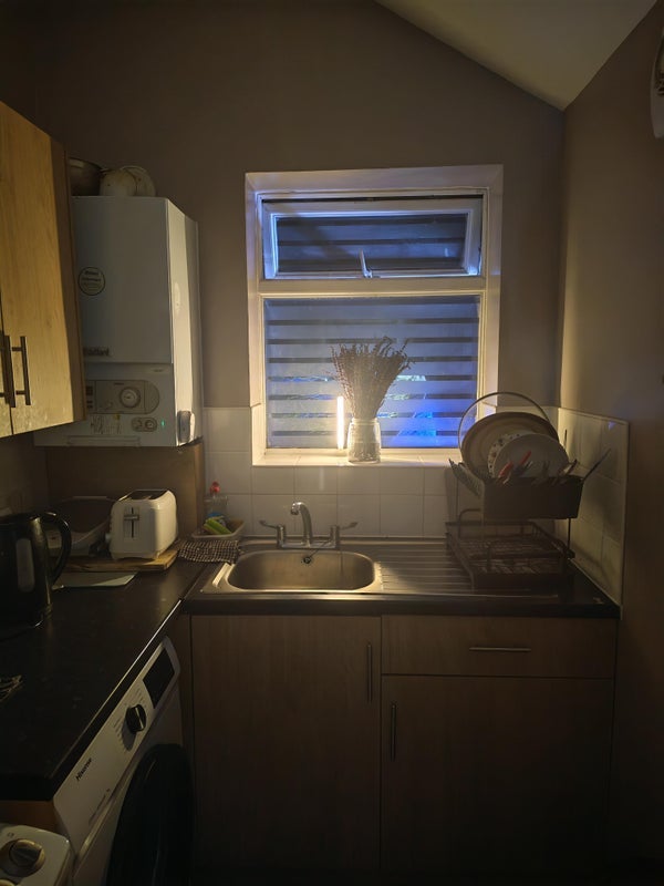 Room Shobden Road in Greater London