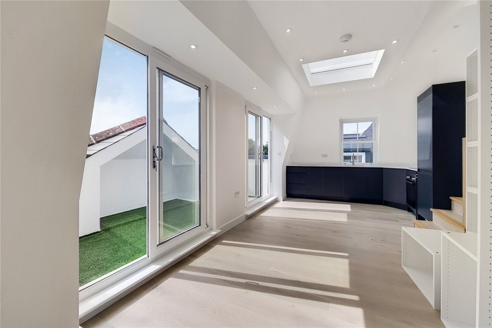 Flat Denton Street in Greater London