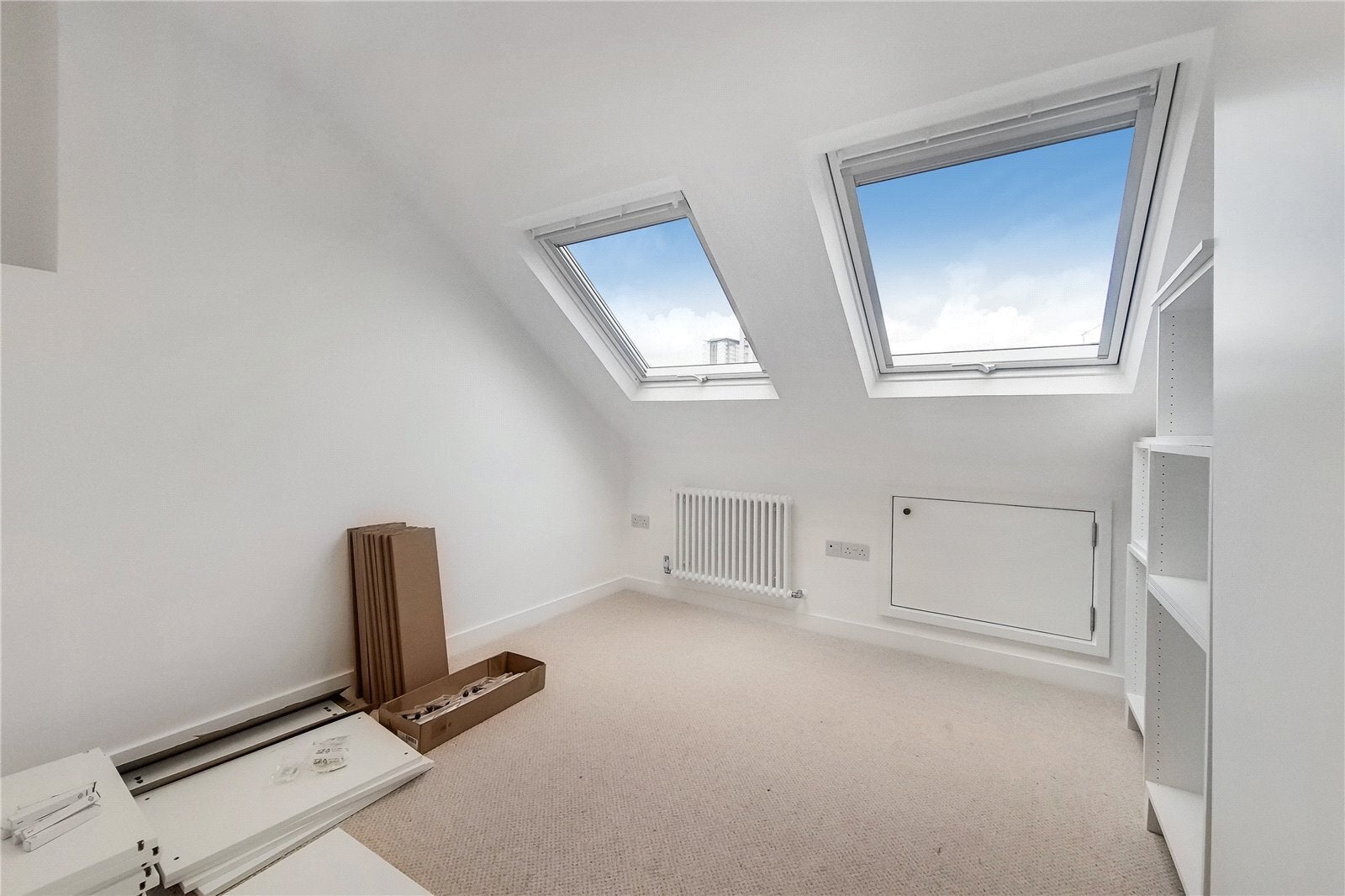 Flat Denton Street in Greater London