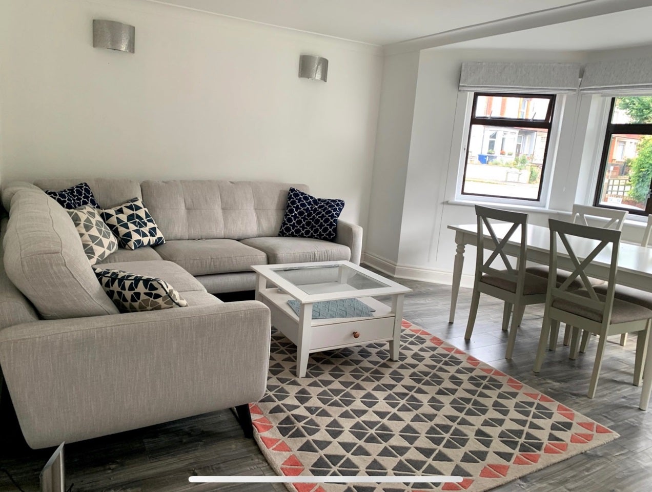 Flat Dollis Avenue in Greater London