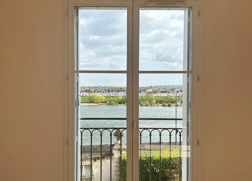Flat Pont Jacques Gabriel in Blois