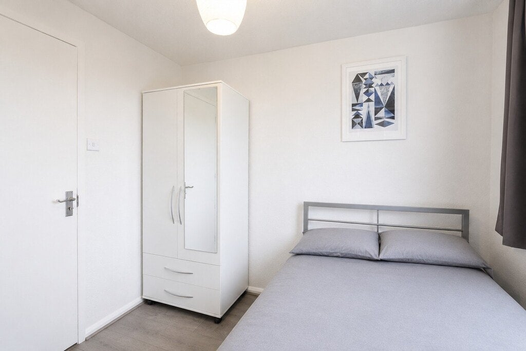 Room O'Leary Square in Greater London