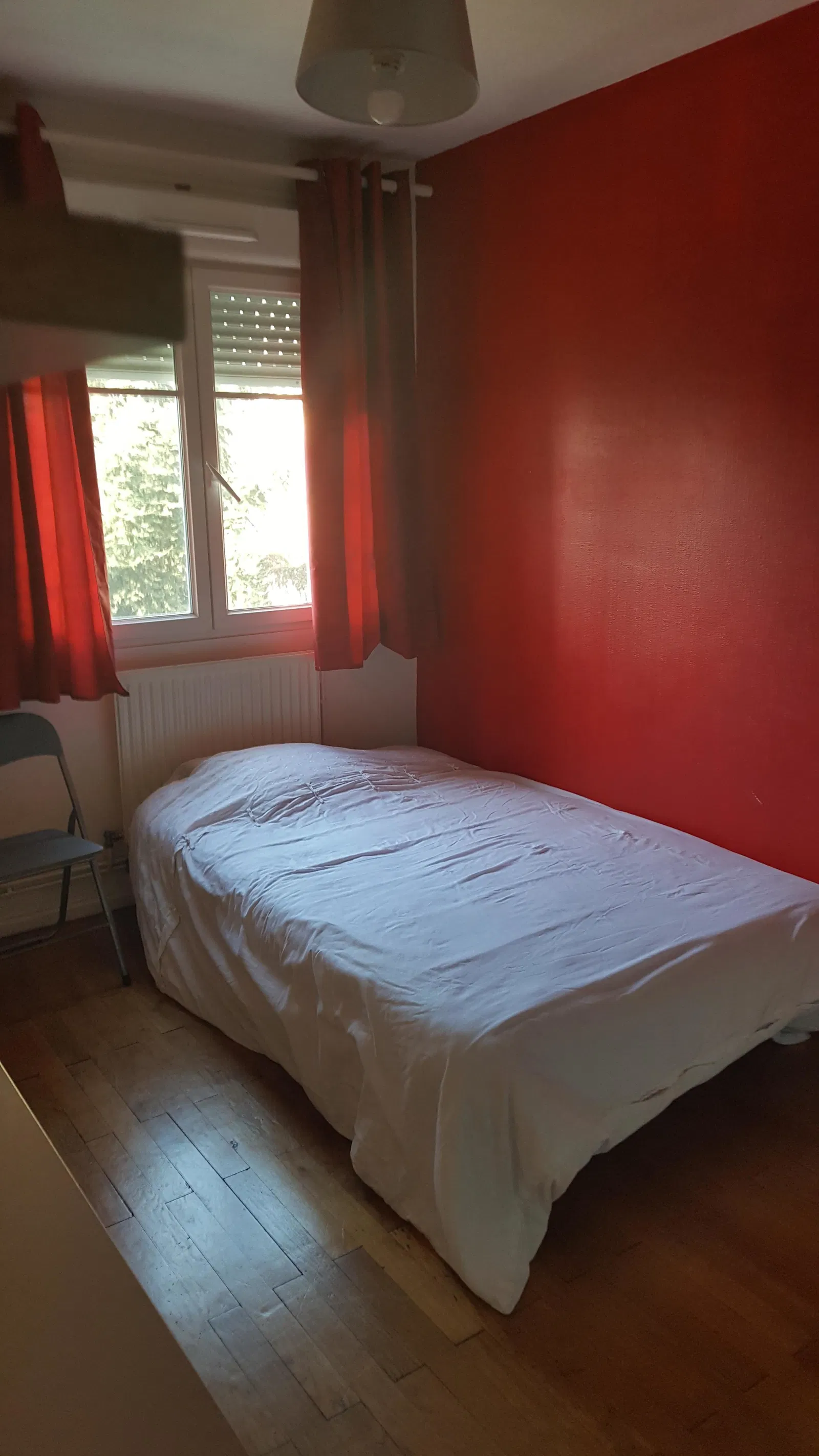 Room Rue Jean Chevailler in Vénissieux