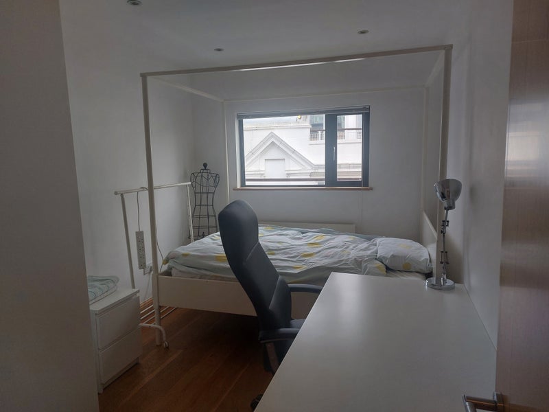 Flat Norman Street in Greater London