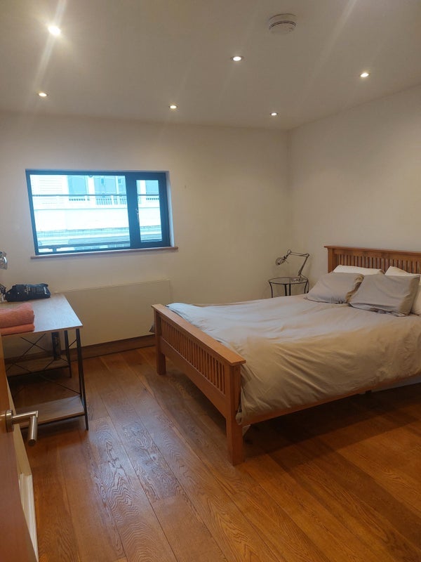 Flat Norman Street in Greater London