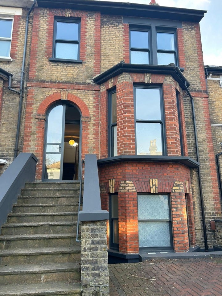Room High Street in Greater London