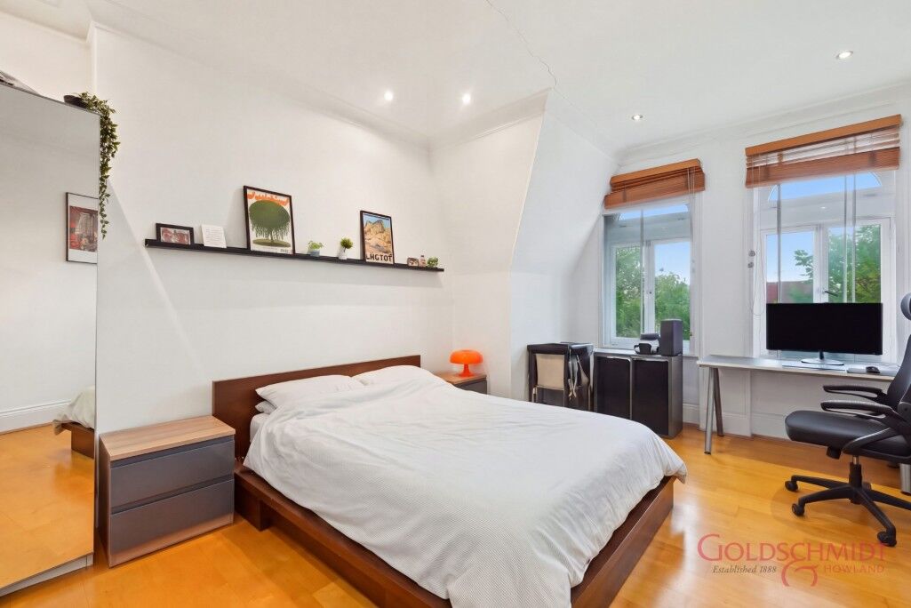 Flat Elgin Avenue in City of Westminster