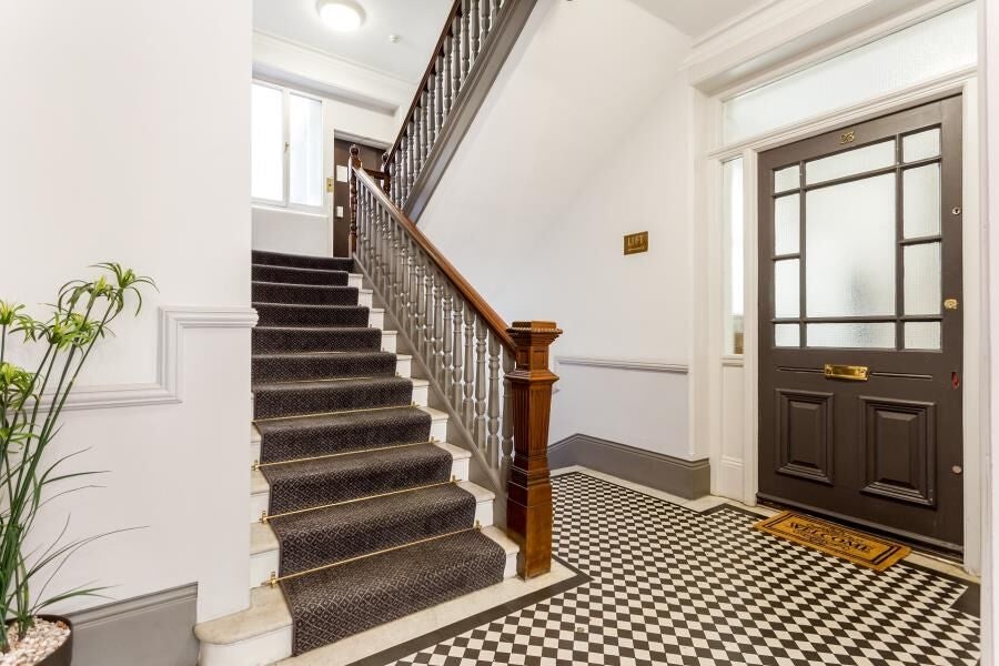 Flat Elgin Avenue in City of Westminster