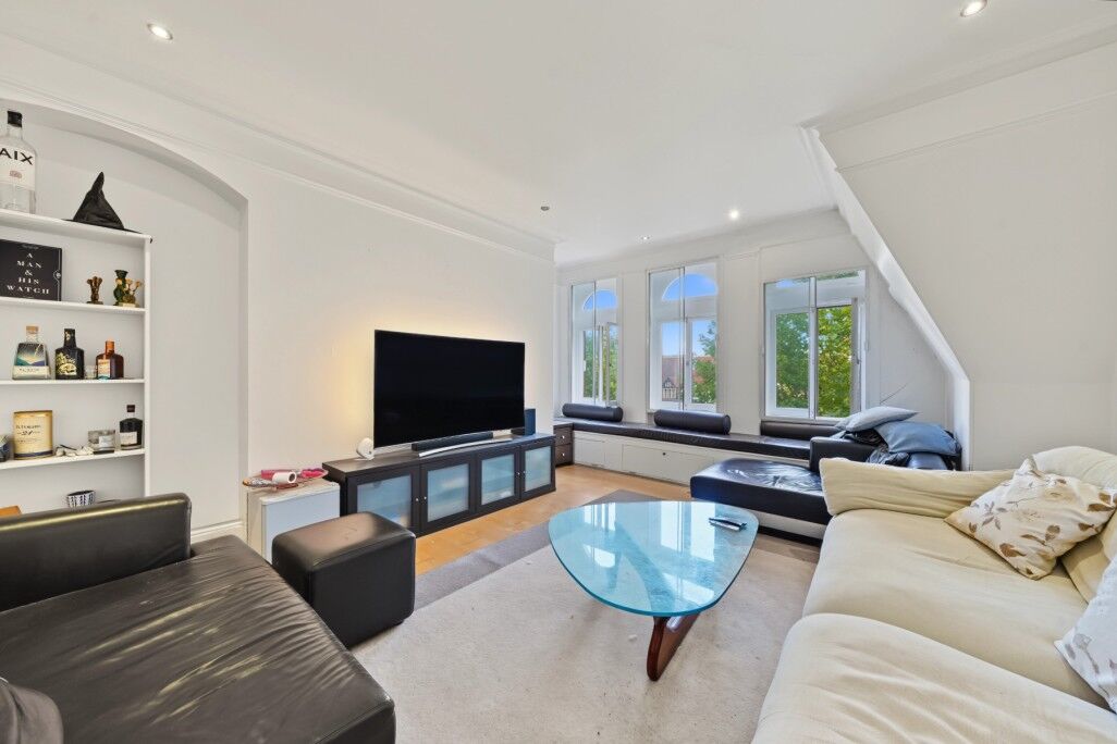 Flat Elgin Avenue in City of Westminster