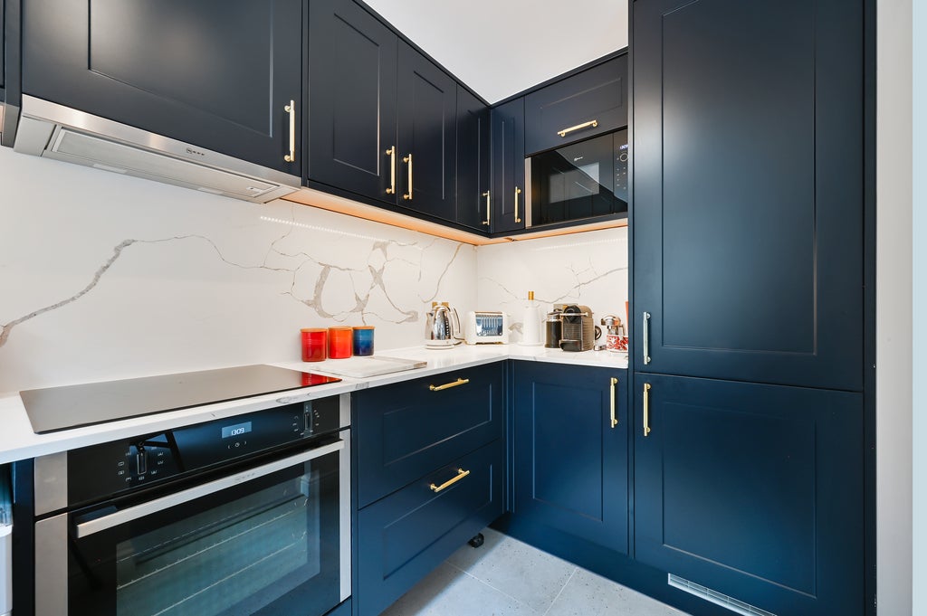 Flat Nevinson Close in Greater London