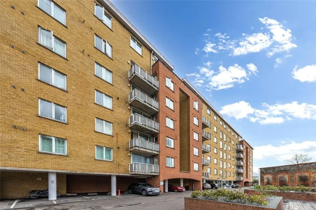 Flat Lodge Road in City of Westminster