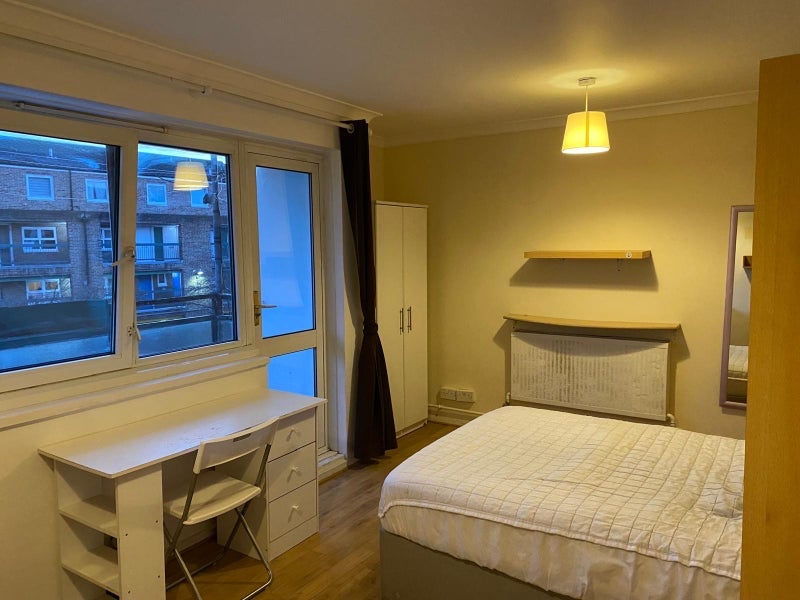 Room Lettsom Street in Greater London