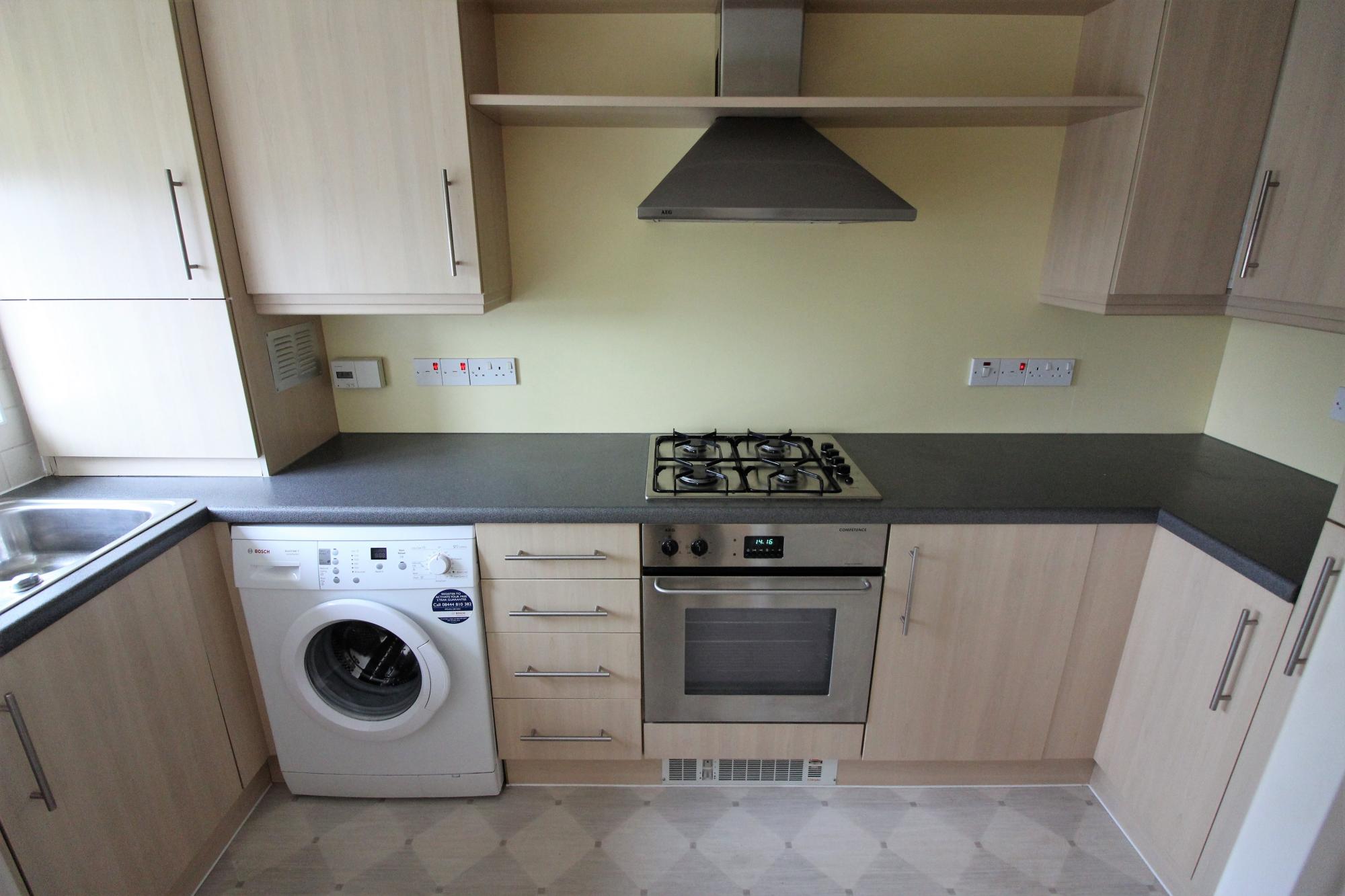 Flat Yeend Close in Walton on Thames