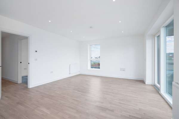 Flat Accolade Avenue in Greater London