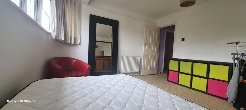 Room Beverley Way in Greater London