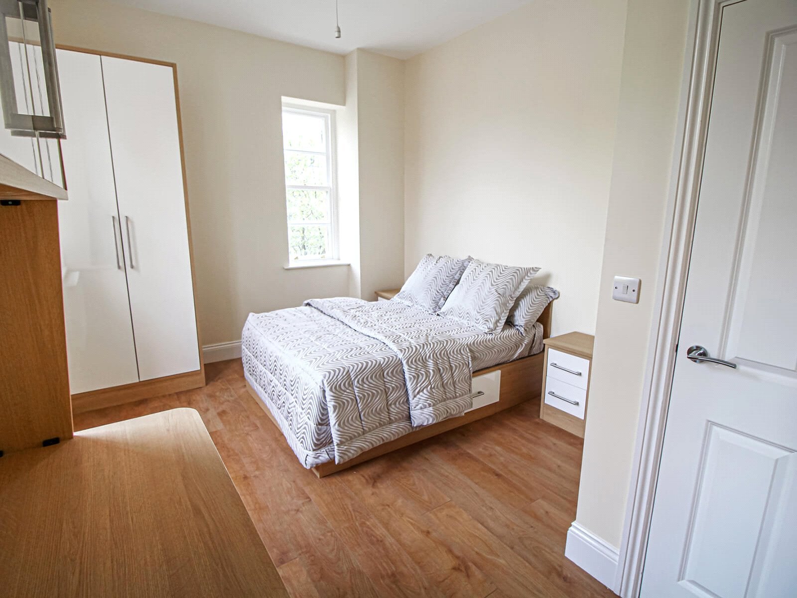 Flat Clarendon Road in Leeds