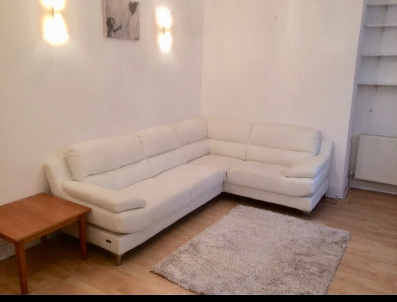 Flat Castletown Road in Greater London