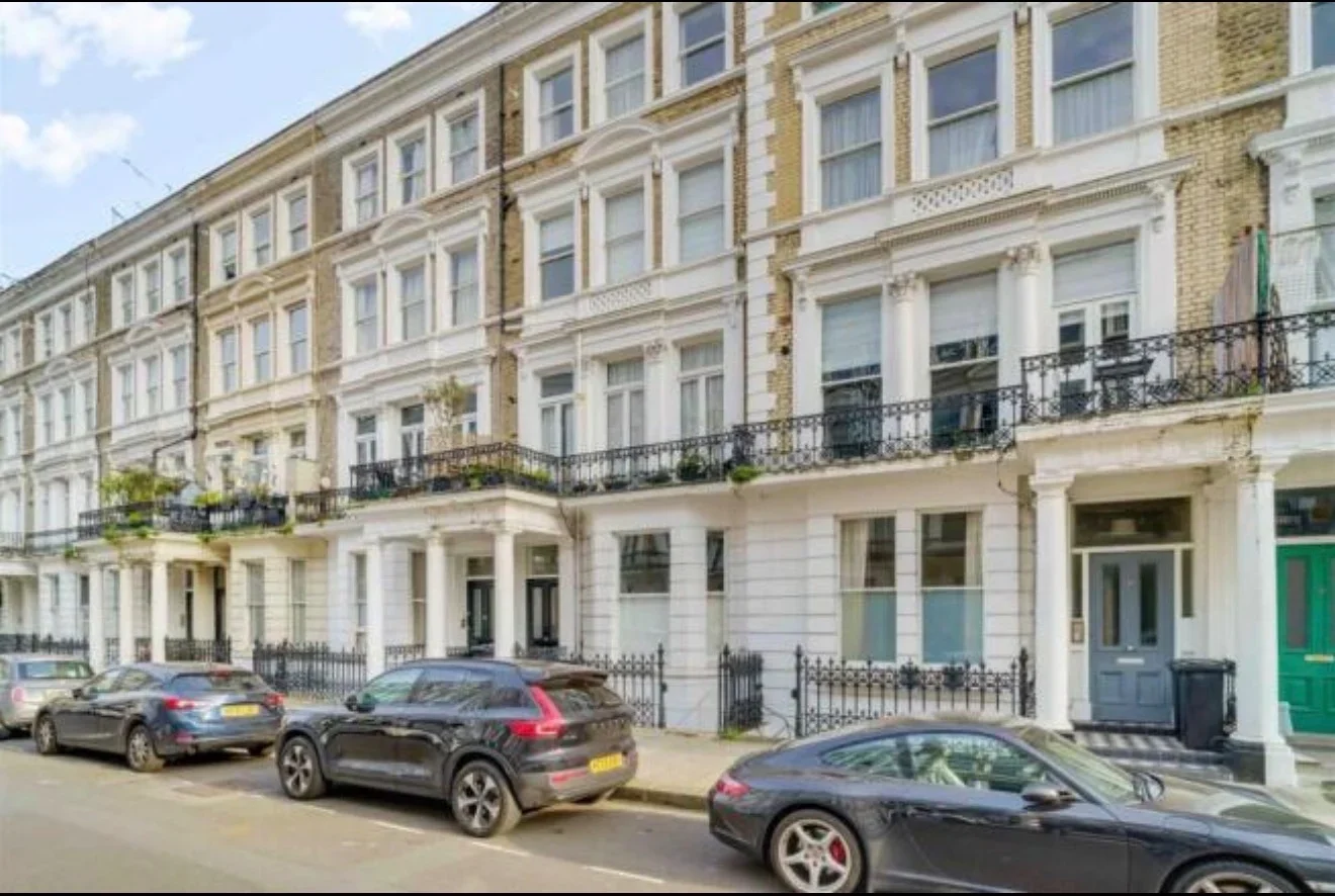Flat Castletown Road in Greater London