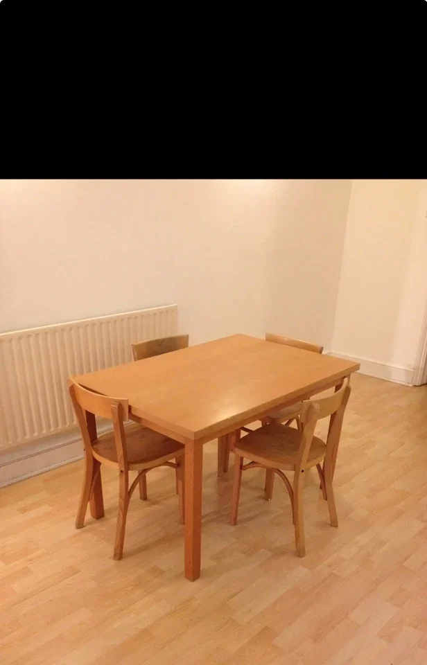 Flat Castletown Road in Greater London