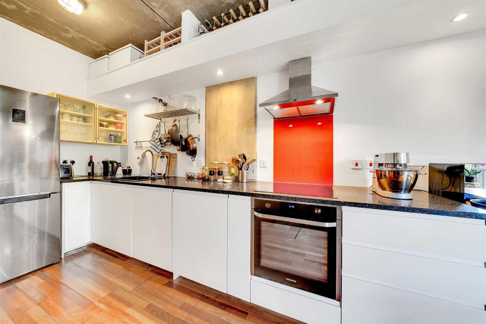 Flat Kingsland Road in Greater London