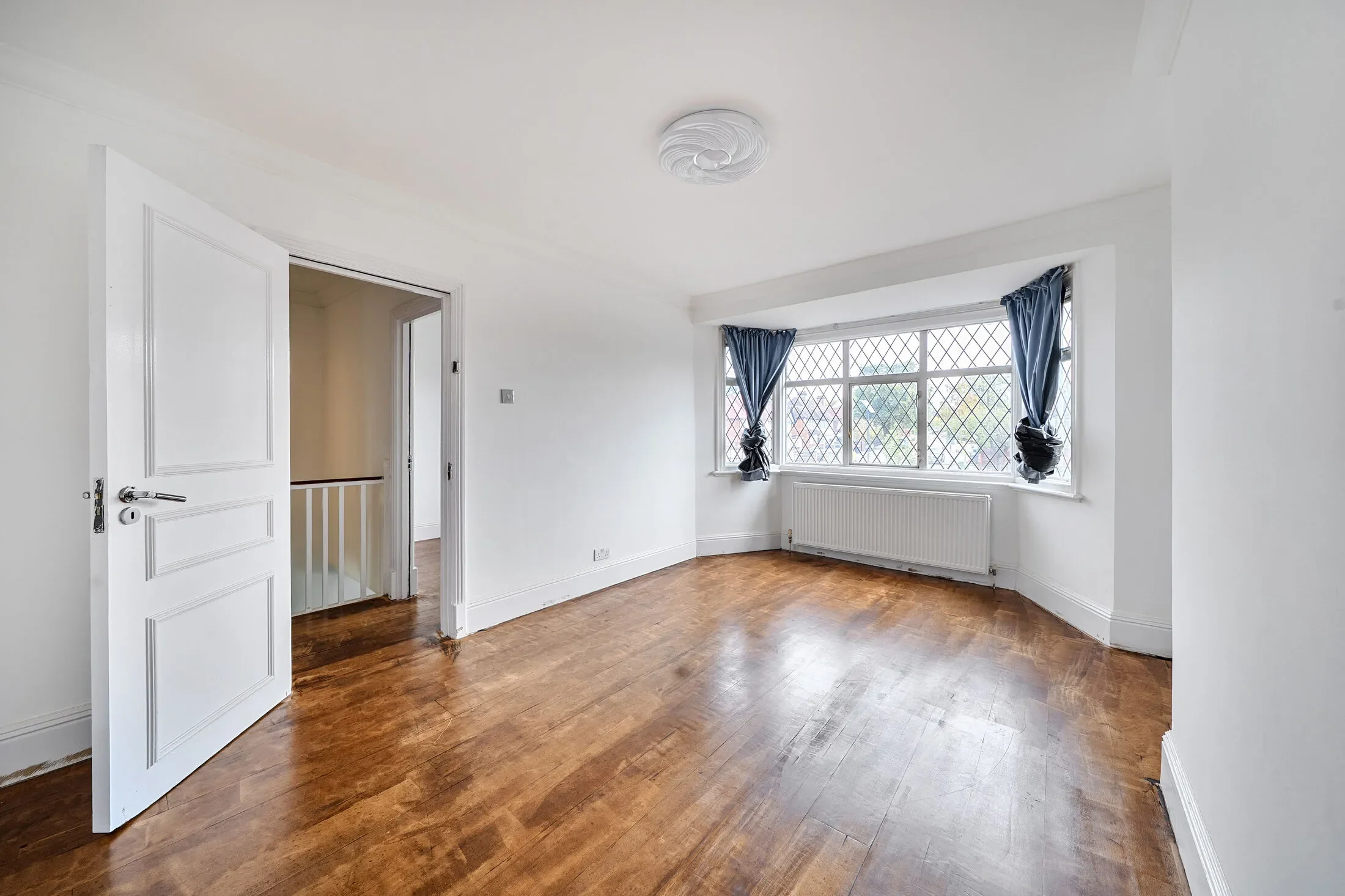 House Grampian Gardens in Greater London