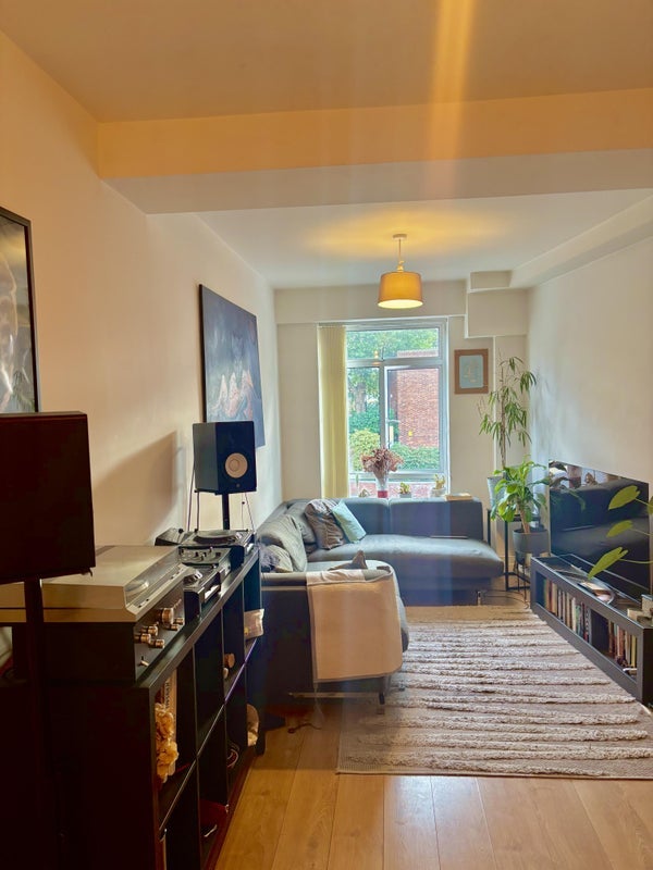 Room Lewisham Way in Greater London