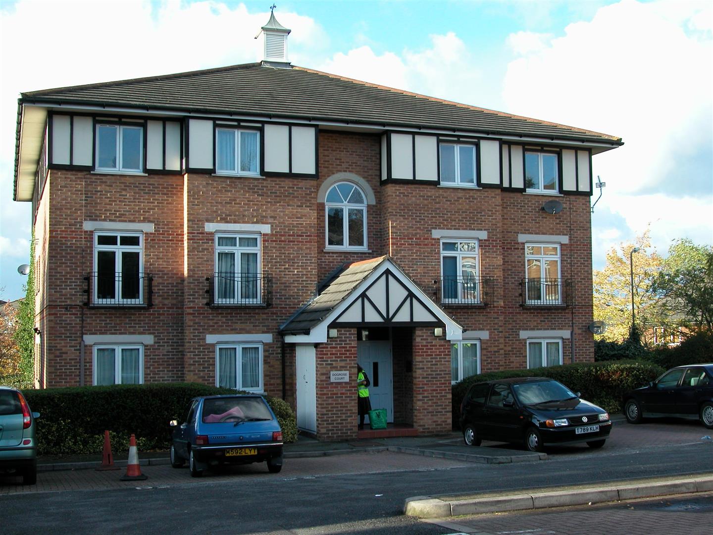 Flat Colindeep Lane in Greater London