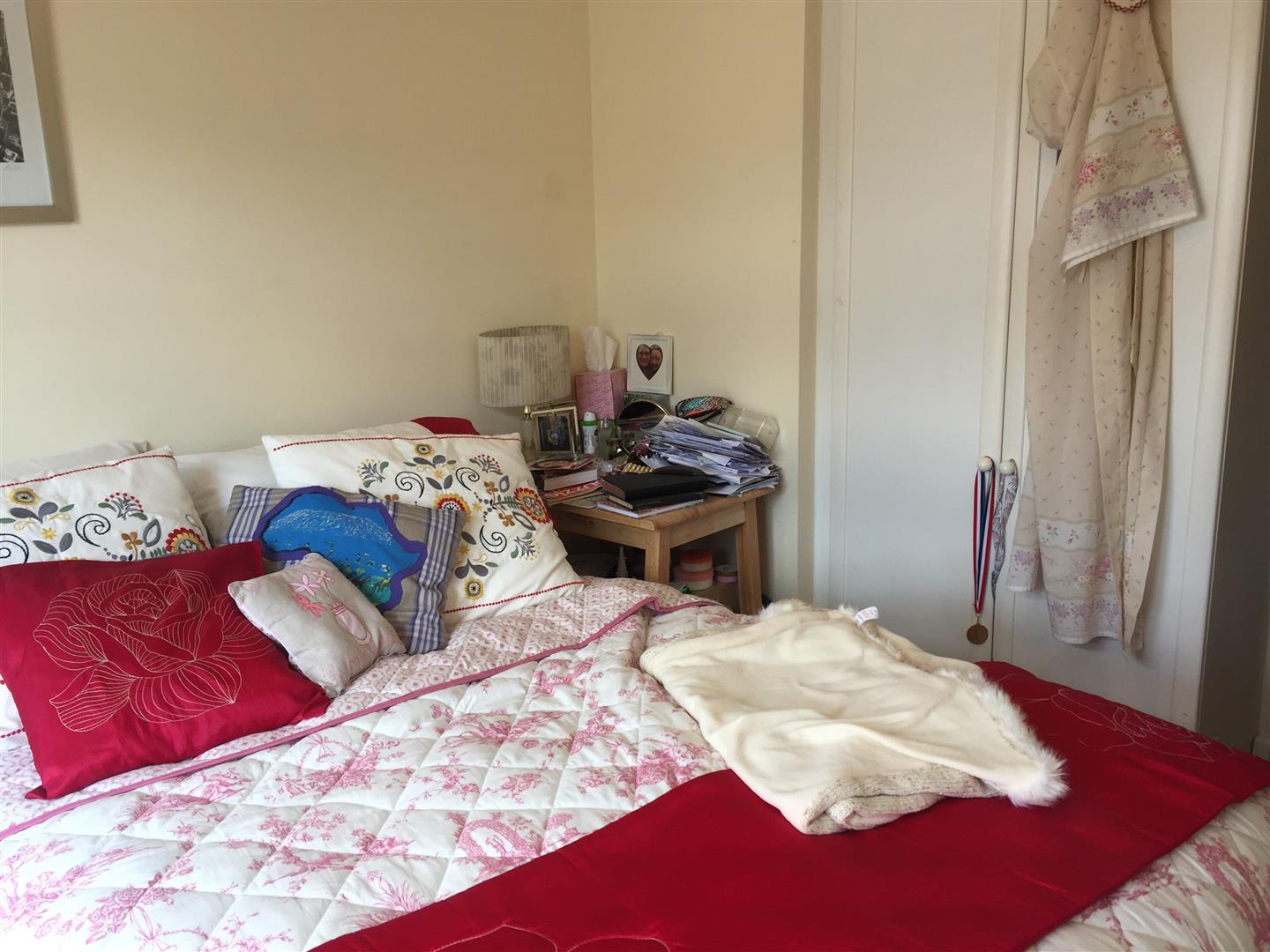 Flat Colindeep Lane in Greater London