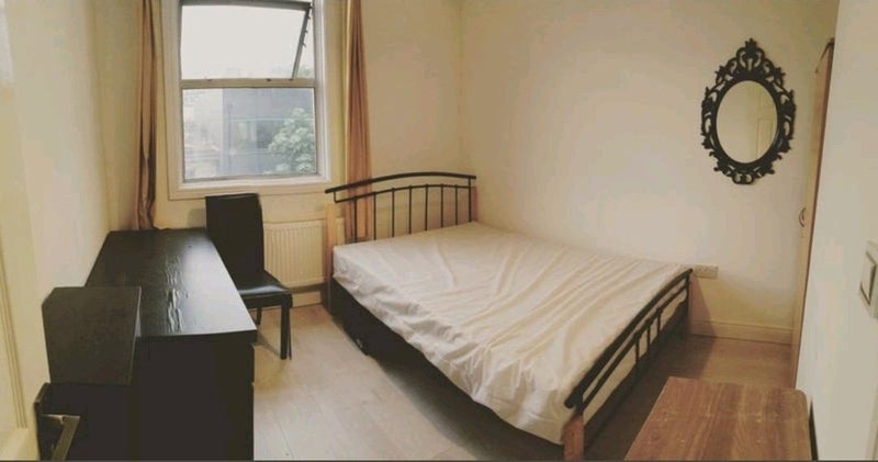 Room New Kent Road in Greater London