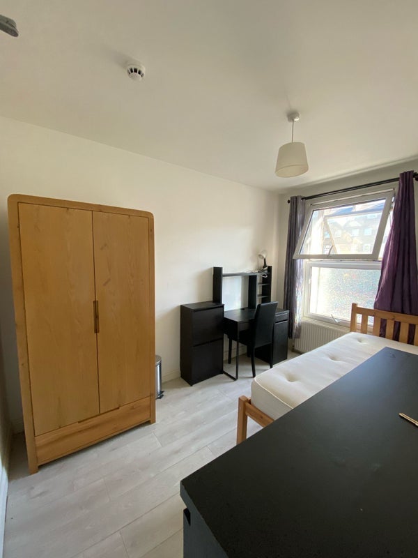 Room New Kent Road in Greater London