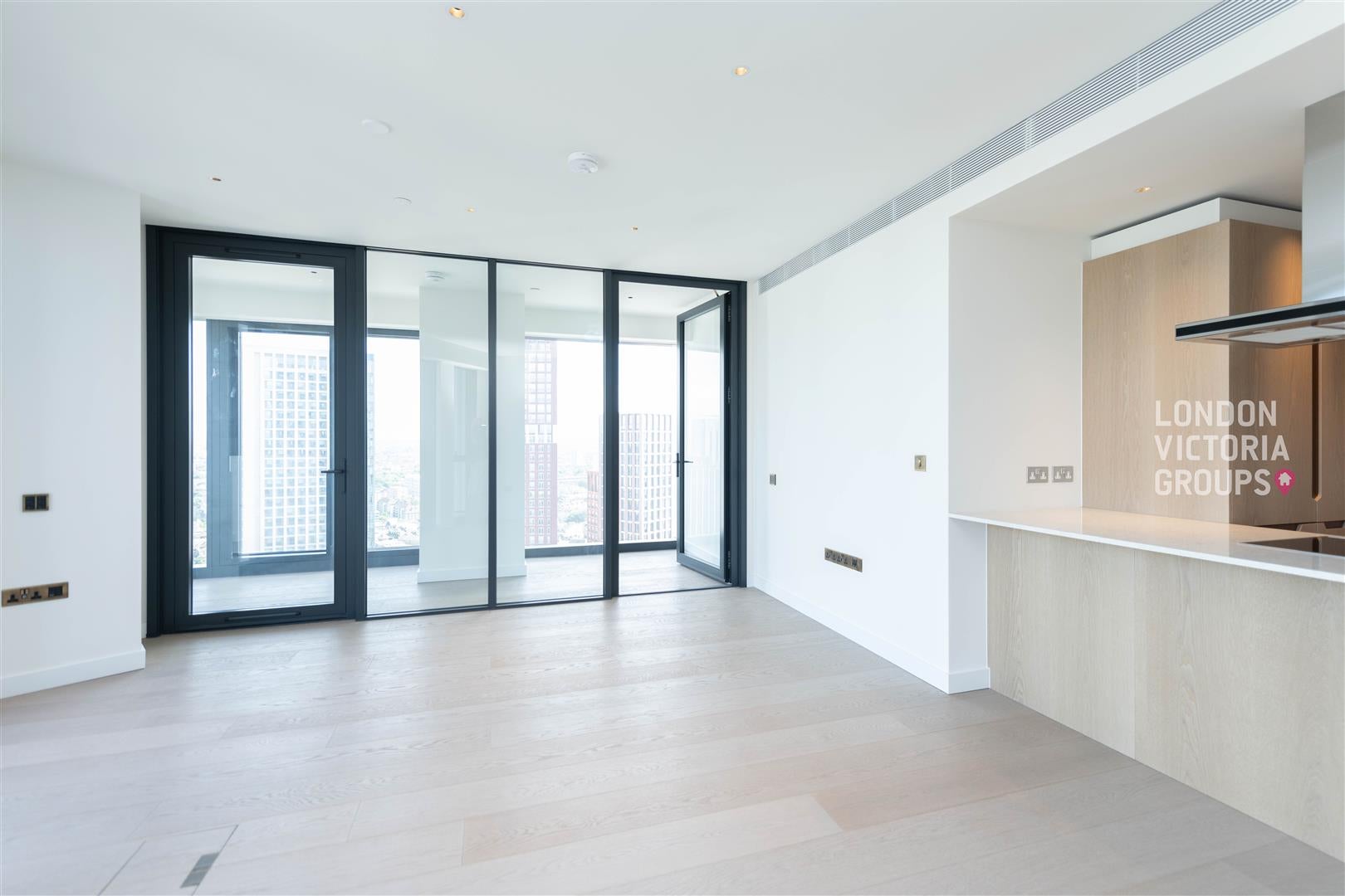 Flat Carnation Way in Greater London