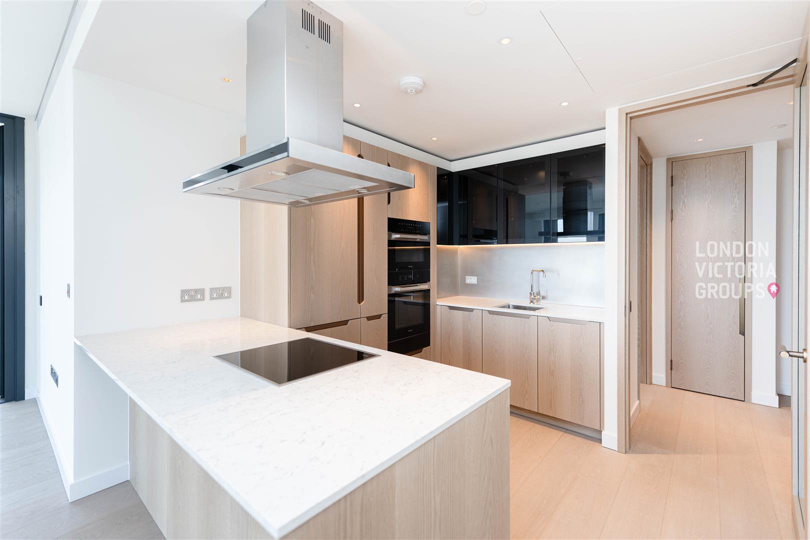 Flat Carnation Way in Greater London