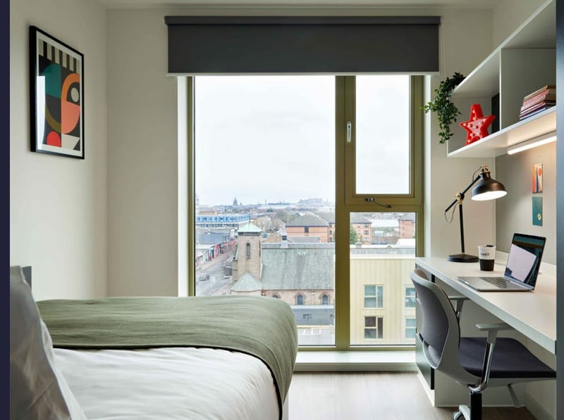 Room Chesser Grove in City of Edinburgh