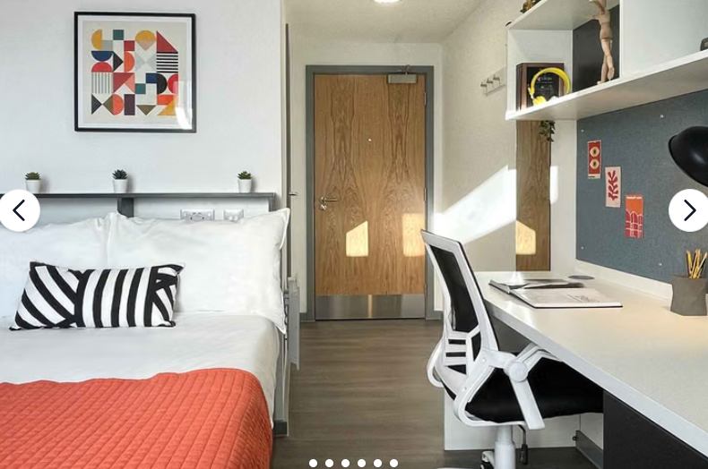 Room Chesser Grove in City of Edinburgh