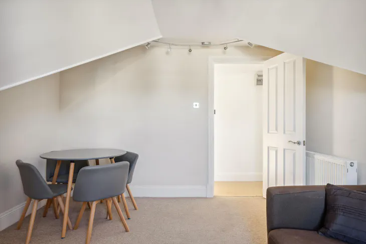 Flat Larkfield Road in Greater London