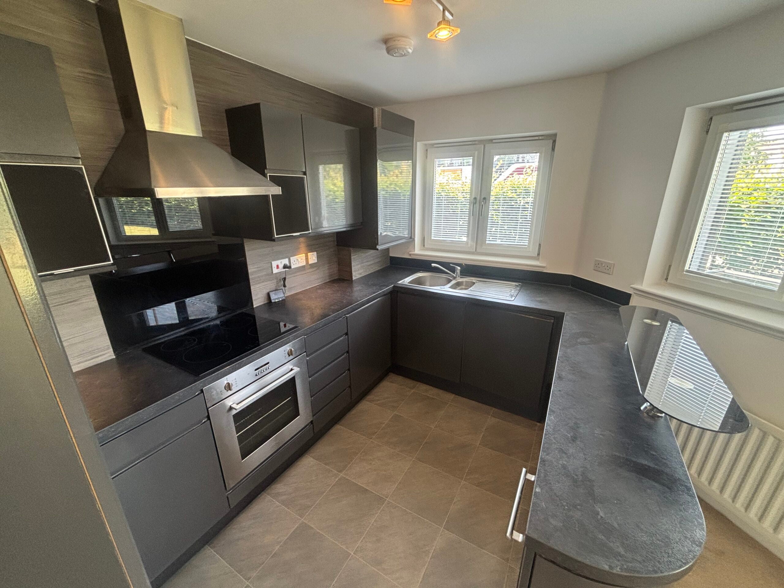Flat South Chesters Bank in Bonnyrigg