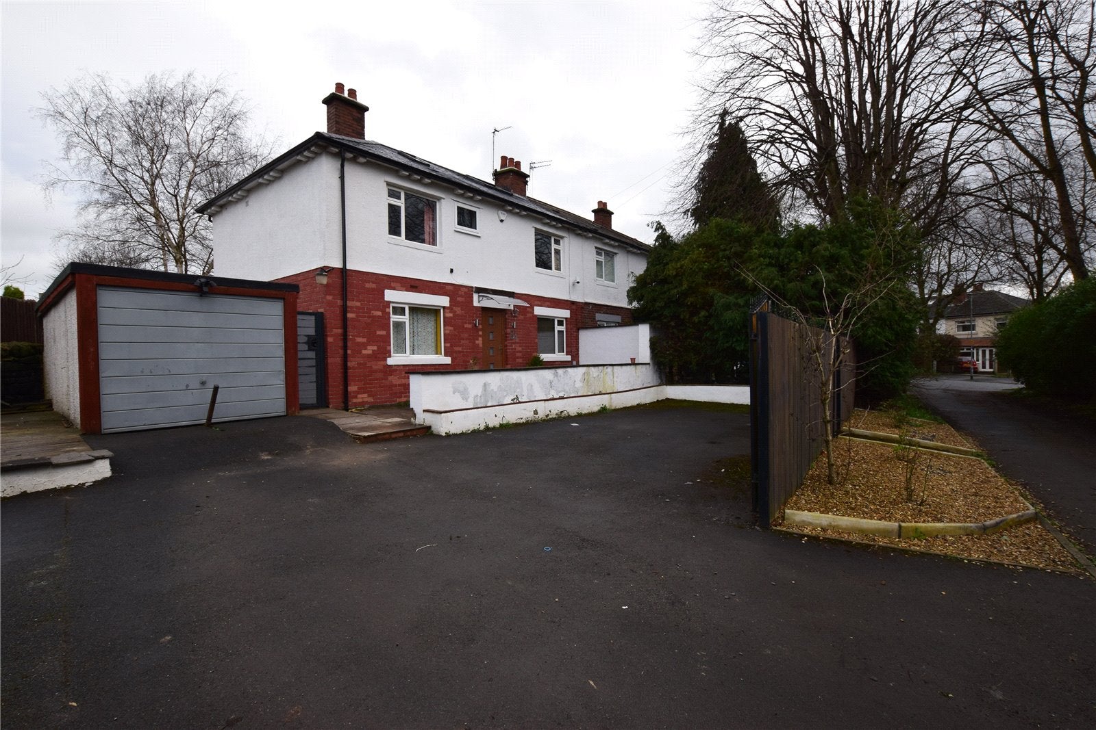 House Stanhope Drive in Leeds