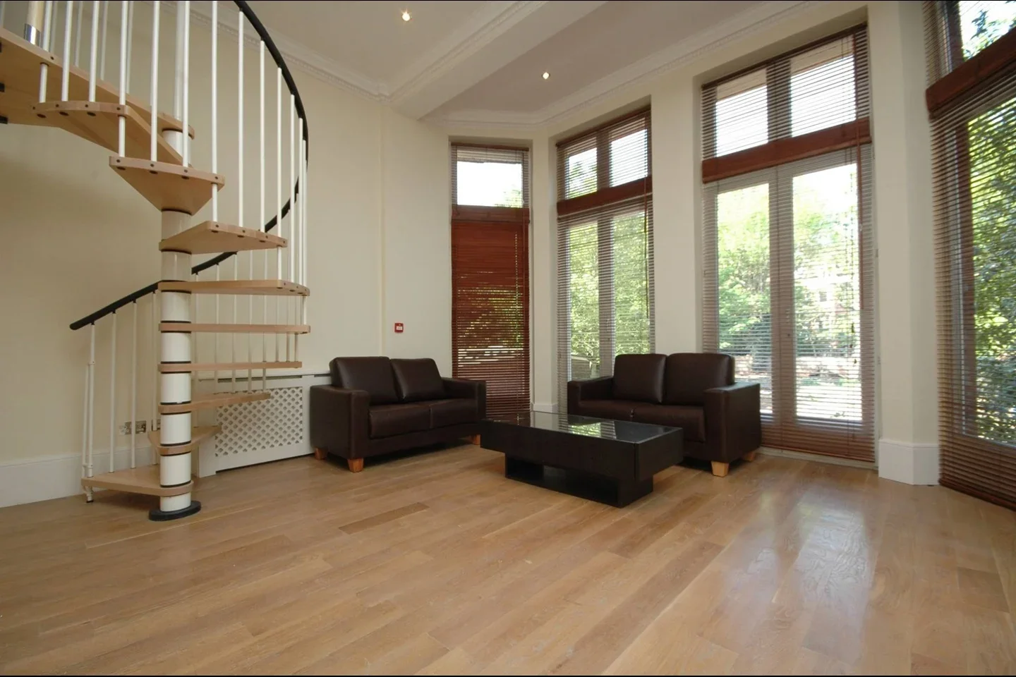 Flat Fitzjohn's Avenue in Greater London