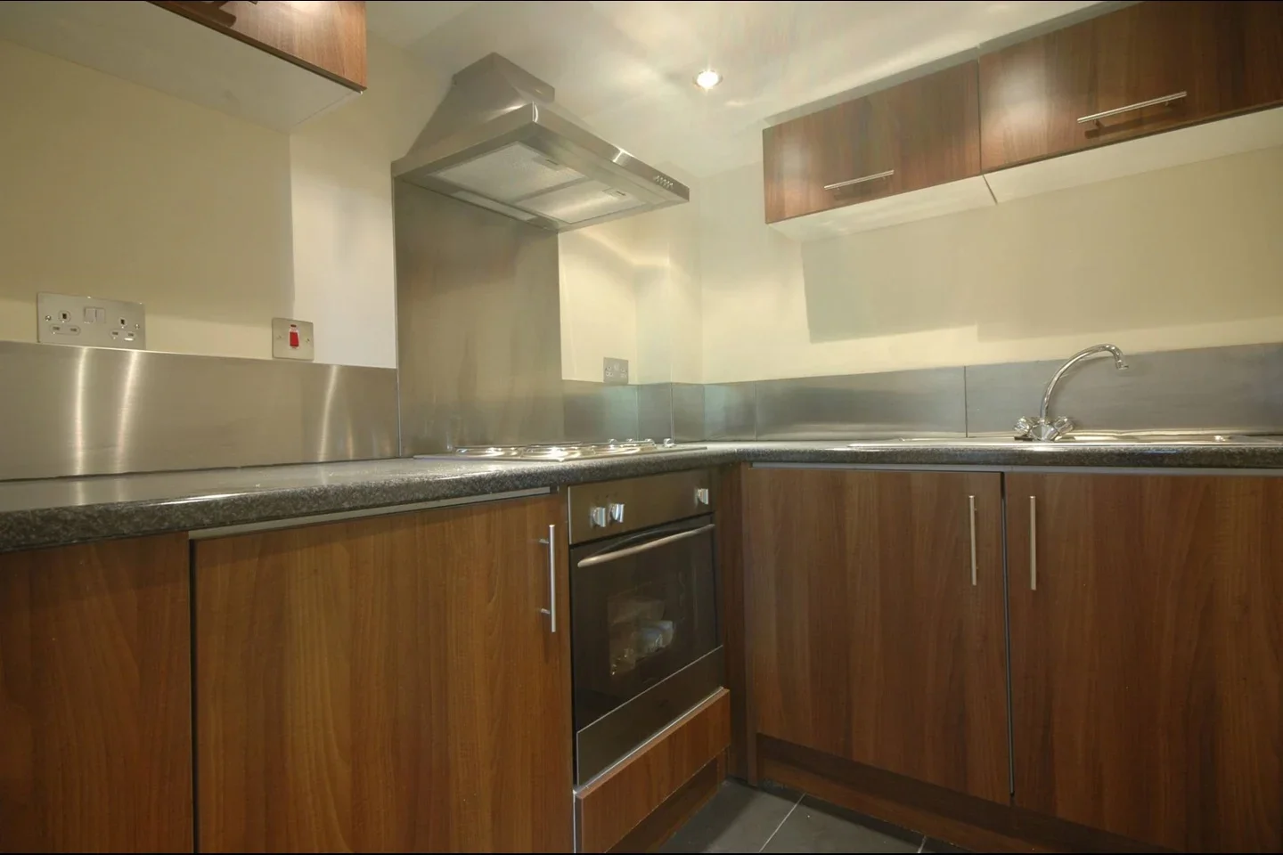 Flat Fitzjohn's Avenue in Greater London