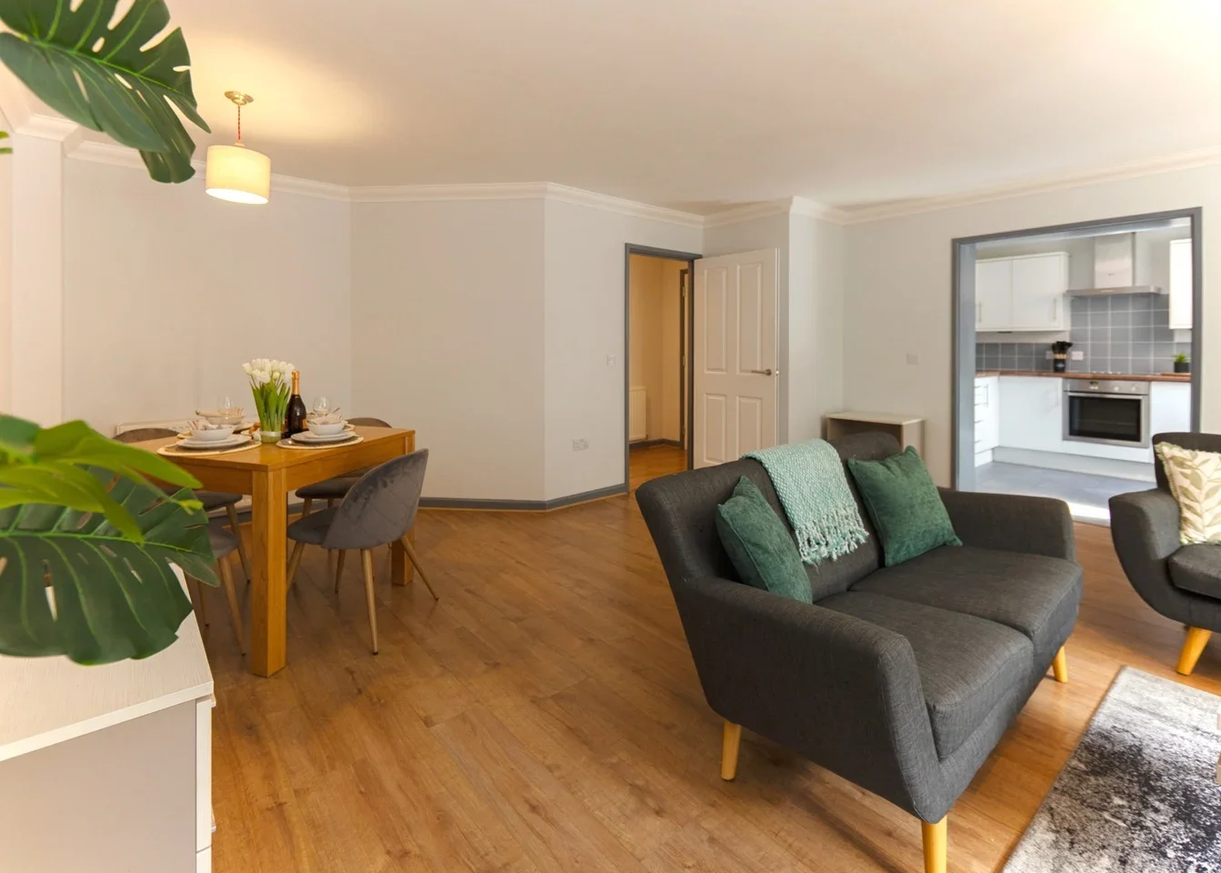 Flat Bassett Avenue in Southampton