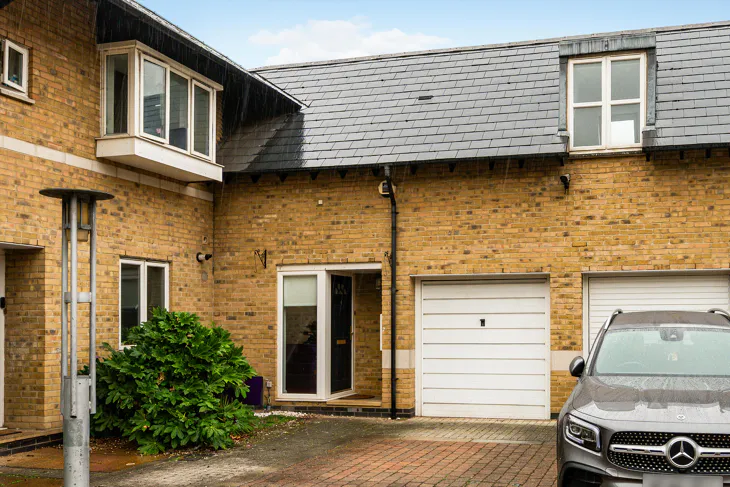 House Mercator Place in Greater London