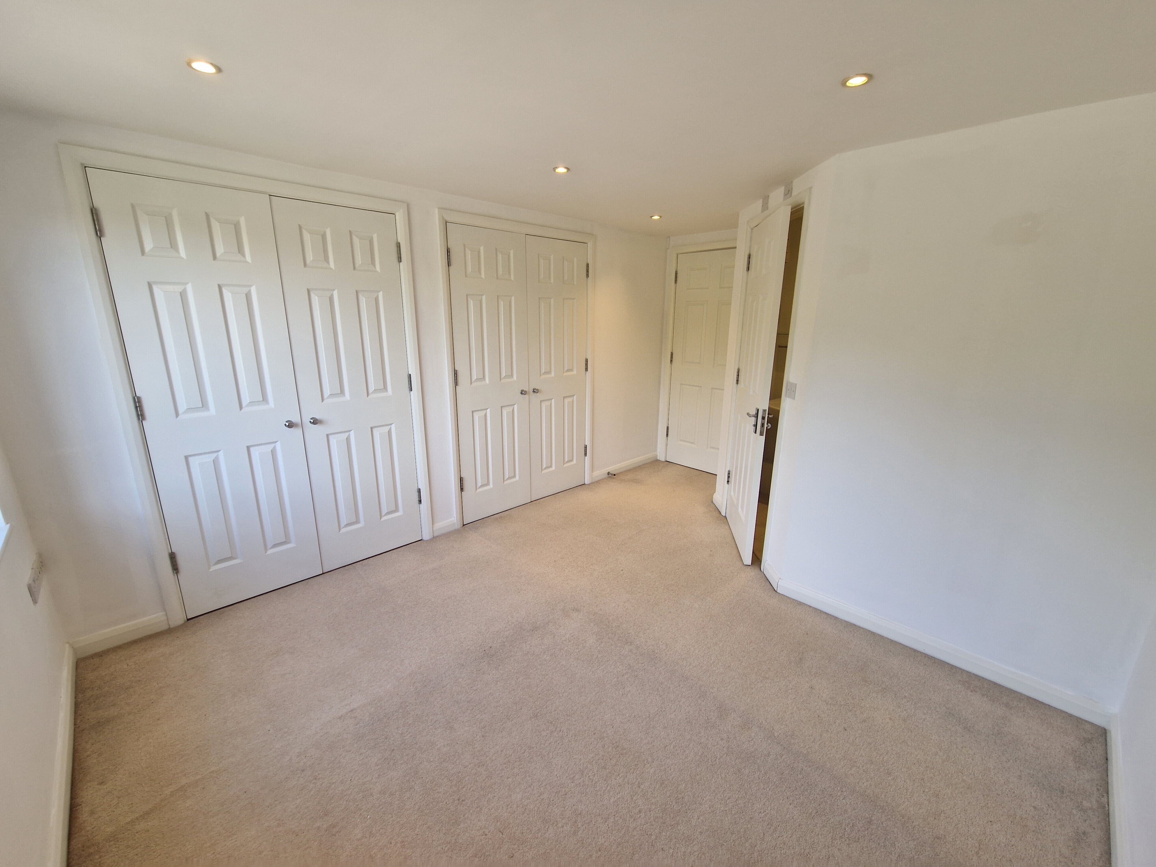 Flat Roundwood Lane in St Albans