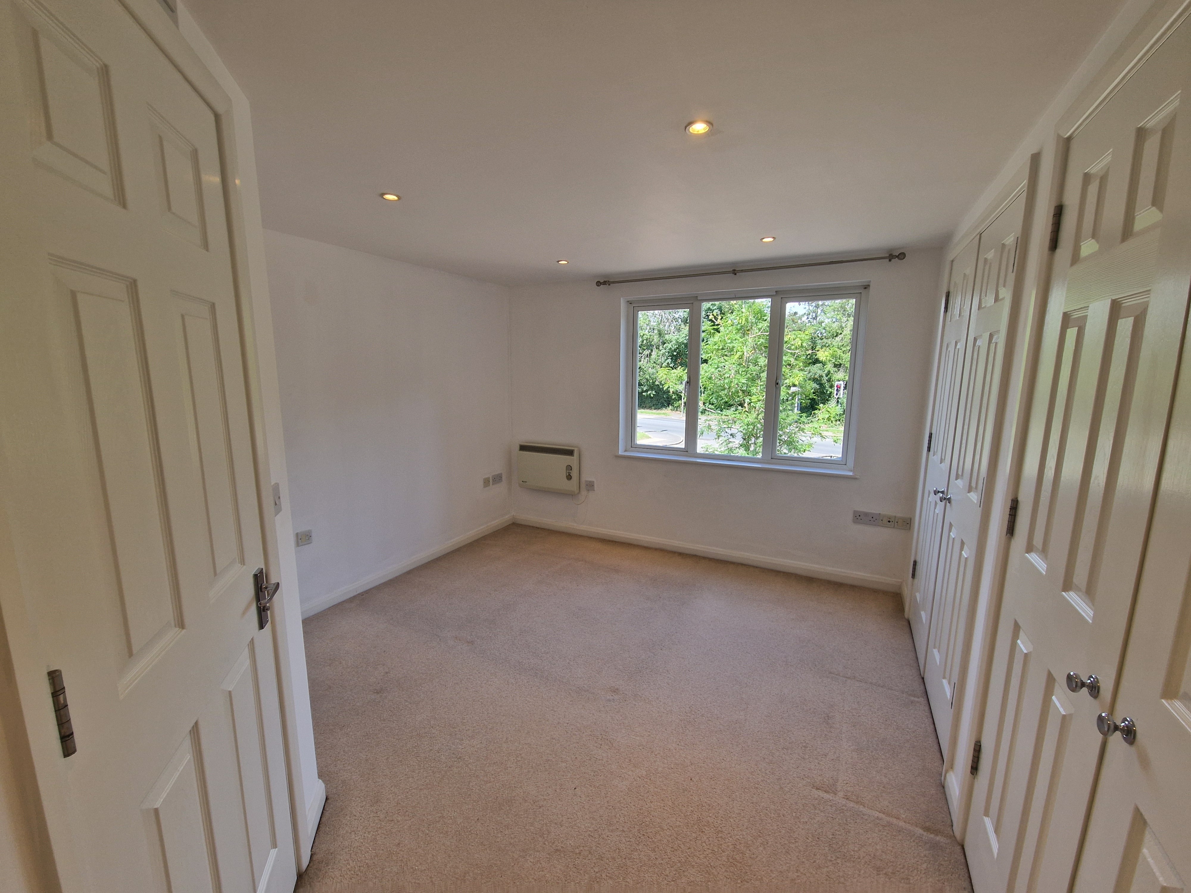 Flat Roundwood Lane in St Albans